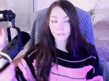 girl
        shesnotuwu cam image #4450235