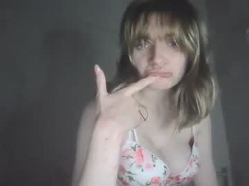 girl
        dumbdoll9 cam image #3525150