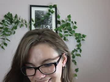girl
        teresabriggs cam image #2306970