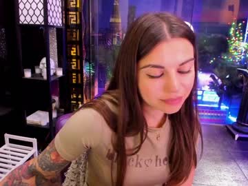girl
        alma_pearl cam image #1818159