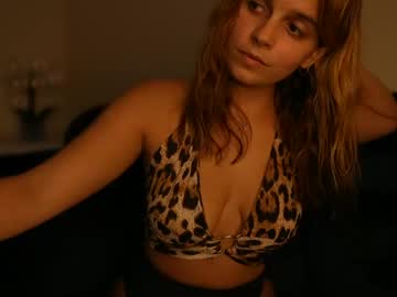 girl
        lilbeccaxo cam image #4344031