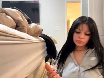 girl
        thatgirl787638 cam image #2743764