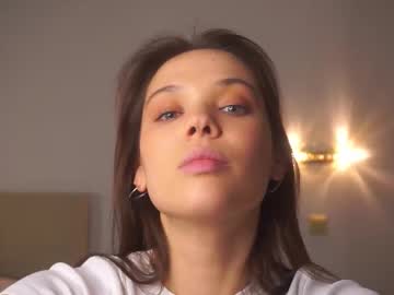 girl
        fannyedger cam image #6696055
