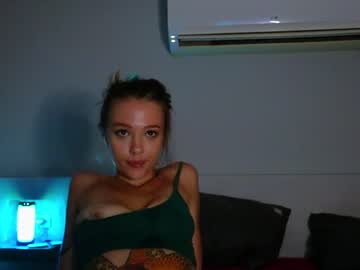 girl
        _demi_dee_ cam image #3800485