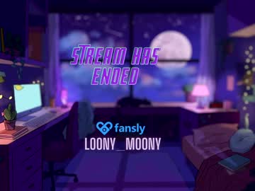 girl
        loony_moony cam image #2680703