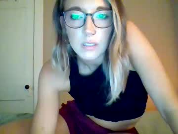 girl
        parkerriley1469 cam image #1923546