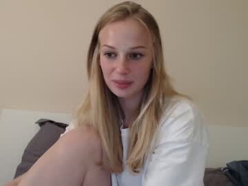 girl
        magic_couple13 cam image #2530714