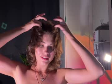 girl
        helensheaven cam image #4744339