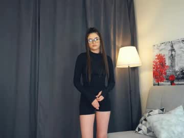 girl
        zarabeamer cam image #6797649