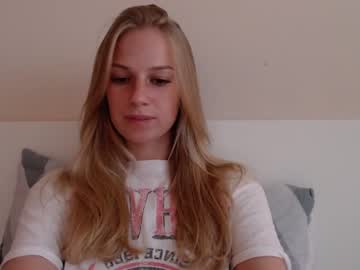 girl
        magic_couple13 cam image #2120517