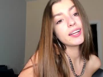 girl
        coy_amina_ cam image #778647