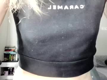 girl
        courtney_luv cam image #4196753