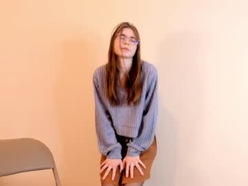 girl
        milky_woo cam image #1203137
