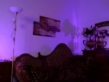 girl
        jessiccaburns cam image #2497392
