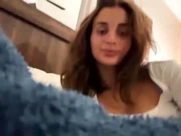 girl
        laurenlapkis cam image #3791021