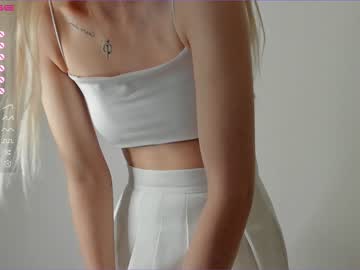 girl
        roonaxel cam image #2052770