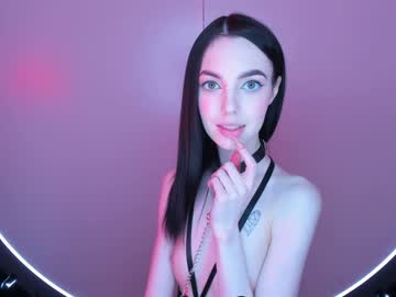 girl
        ilaveins cam image #662812