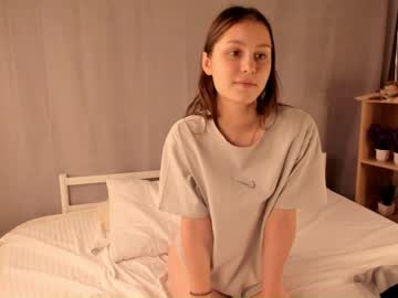 girl
        sellenali cam image #2930932