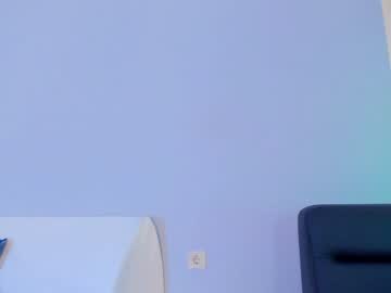 girl
        kittycaitlin cam image #2281889