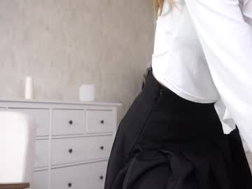 girl
        hildgaillard cam image #6732887