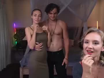 couple
        goddess_marylin cam image #3797352