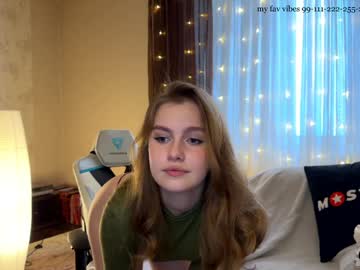 girl
        cute_siberian_girl cam image #5737901