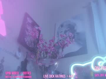 girl
        butterybubblebutt cam image #1444125