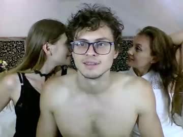 couple
        goddess_marylin cam image #3161034