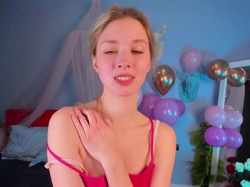 girl
        milablush cam image #2881996