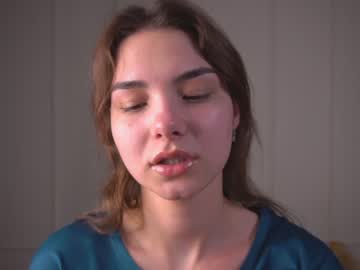 girl
        laa_ura cam image #3737440