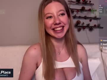 girl
        emmaandjake cam image #6259370