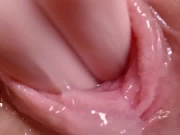 girl
        courtney_luv cam image #1033554