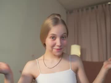girl
        appr0ved cam image #3332261