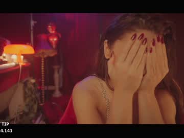 girl
        rougeoud cam image #3480655