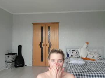 girl
        belle_ellie cam image #1919237