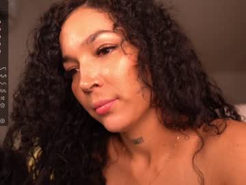 girl
        mykinkybunny cam image #3595348
