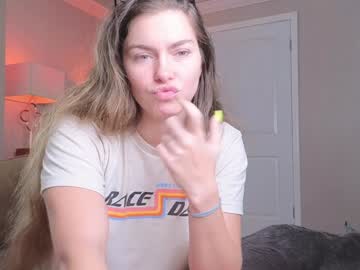 girl
        chroniclove cam image #4994688