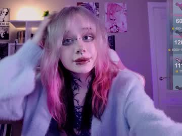 girl
        lollyshy__ cam image #6045895
