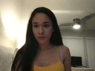 girl
        valerie_james3 cam image #1142021