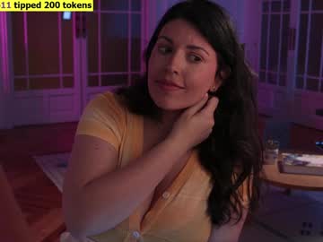 girl
        mila_ cam image #4524220