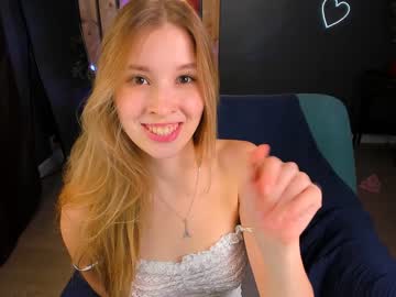 girl
        milablush cam image #2250909