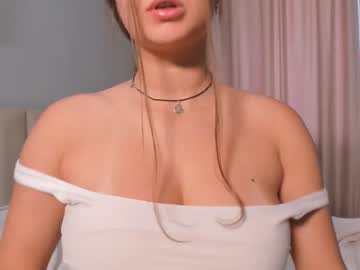 girl
        jaylasnyder cam image #2249722