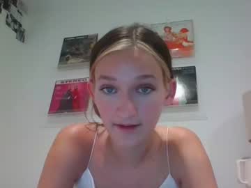 girl Cam Girls Masturbating With Dildos On Chaturbate with avabear8