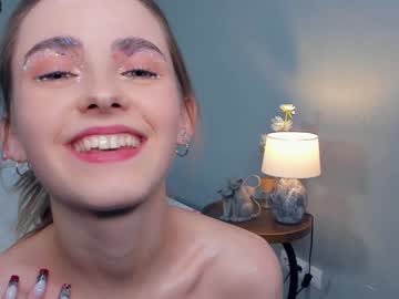 girl
        chillsea cam image #3787504