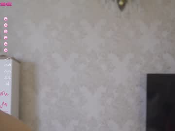 girl
        aprilclark cam image #1826206