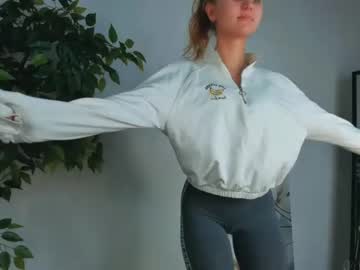 girl
        merciaembry cam image #3348672
