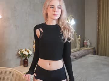 girl
        courtneyabigail cam image #3515132