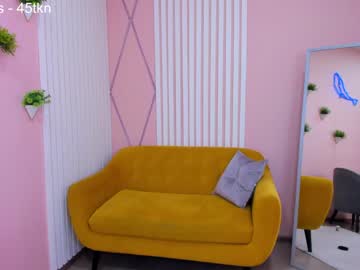 girl
        milablush cam image #225870