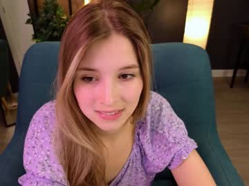 girl
        milablush cam image #1375092