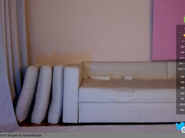 girl
        hollyextra cam image #2201788